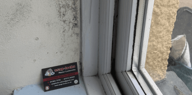 Window repair with ASAP Locks card